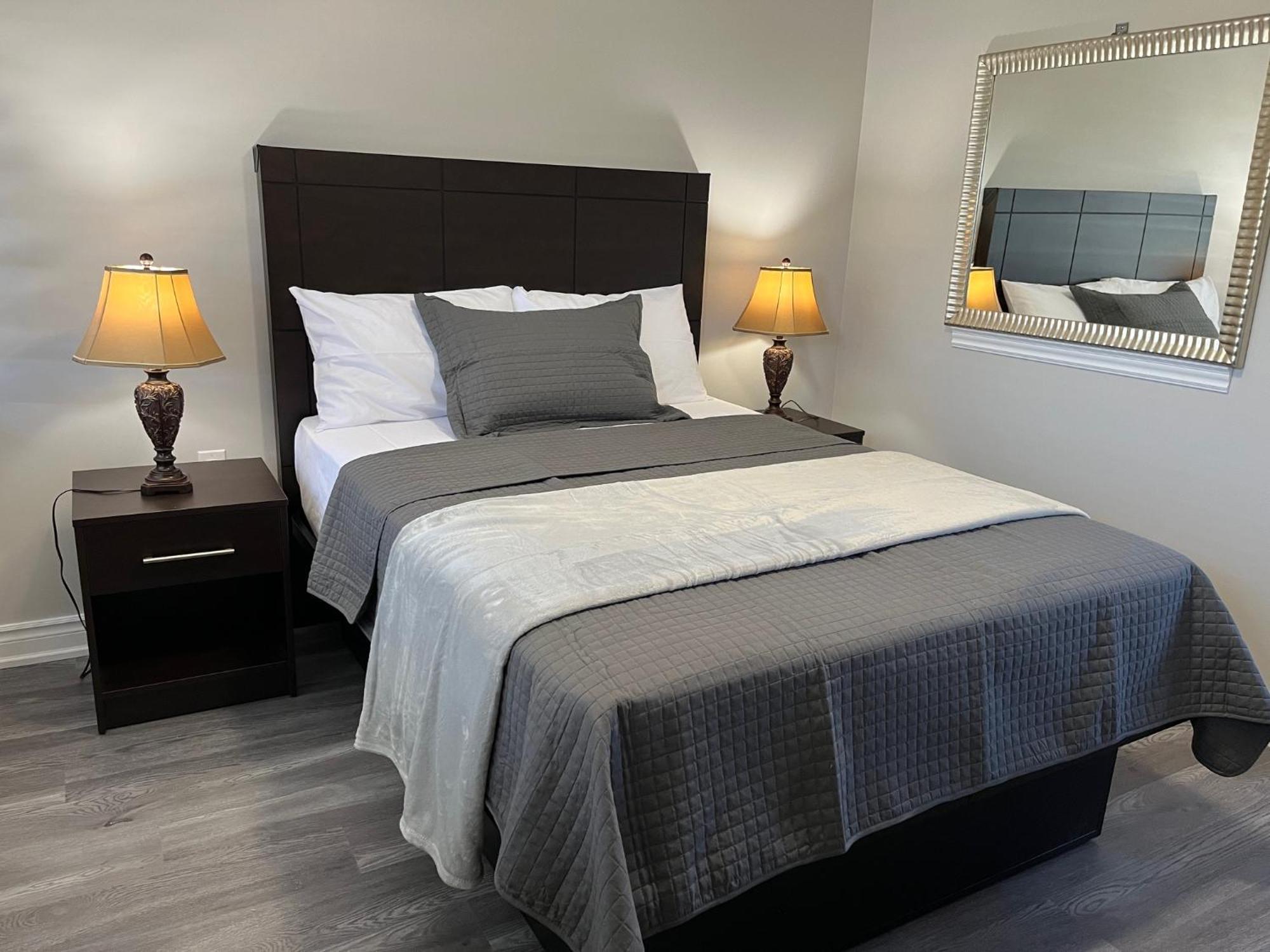Miracle Motel Chatham-Kent Екстериор снимка
