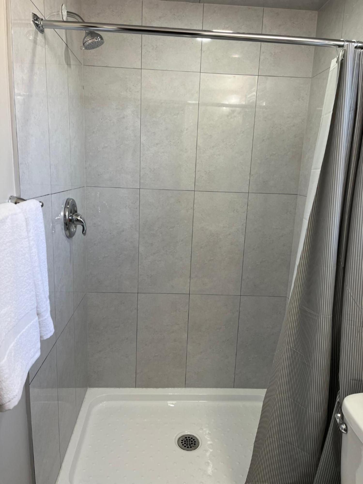Miracle Motel Chatham-Kent Екстериор снимка