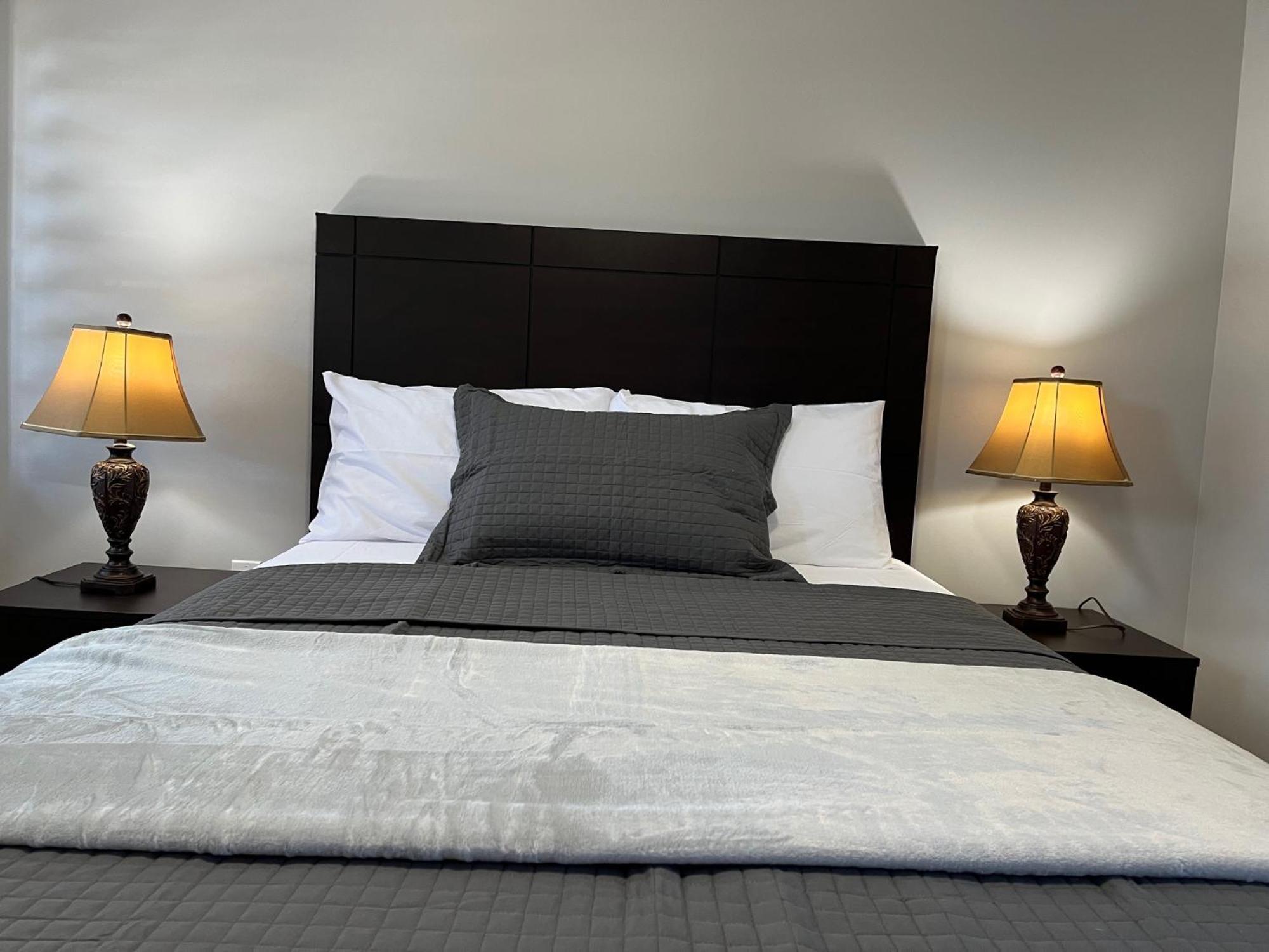 Miracle Motel Chatham-Kent Екстериор снимка